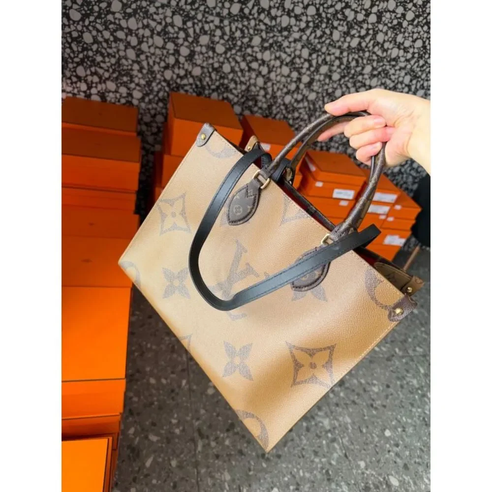 Louis Vuitton Women Pre-Loved Bag Very Good Condition